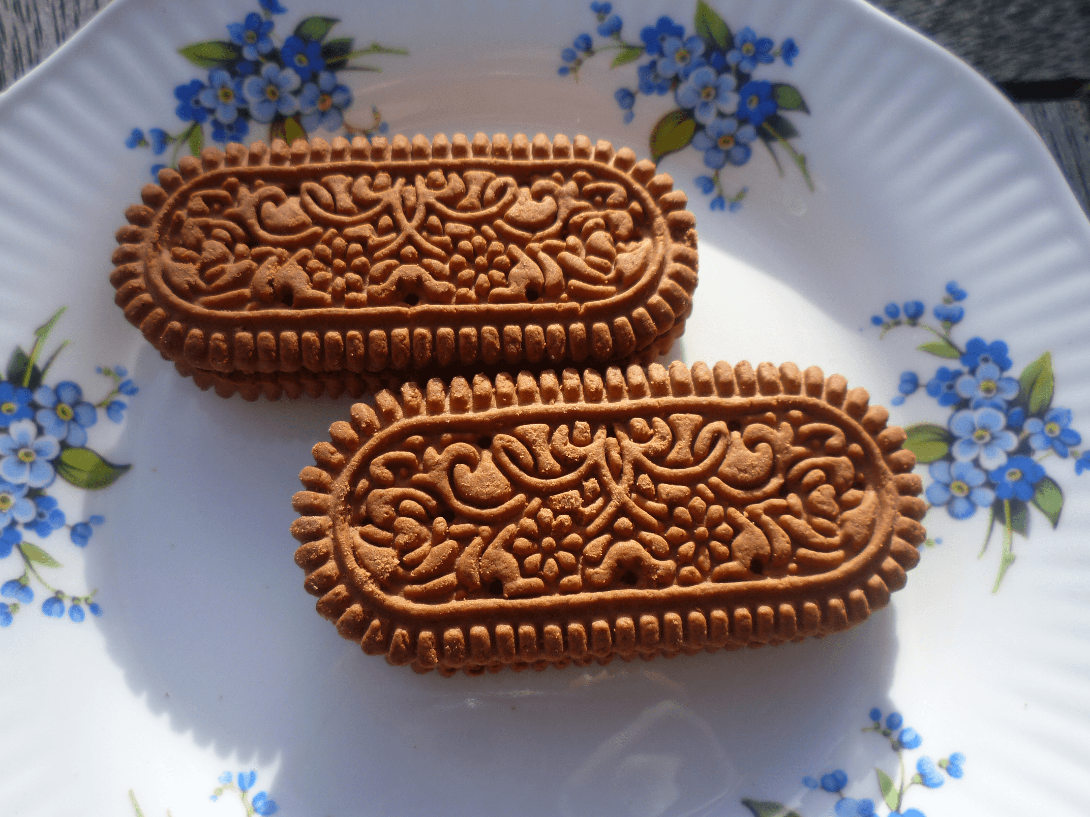 Cameo Creme — a new zealand main course dish from New Zealand — featuring chocolate-coconut sandwich, pressed wafer form, New Zealand staple