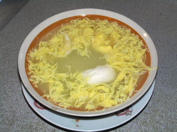 Tong sui — a people's republic of china cuisine dessert dish from People's Republic of China — featuring warm soupy dessert, Lingnan origin, specialty store staple