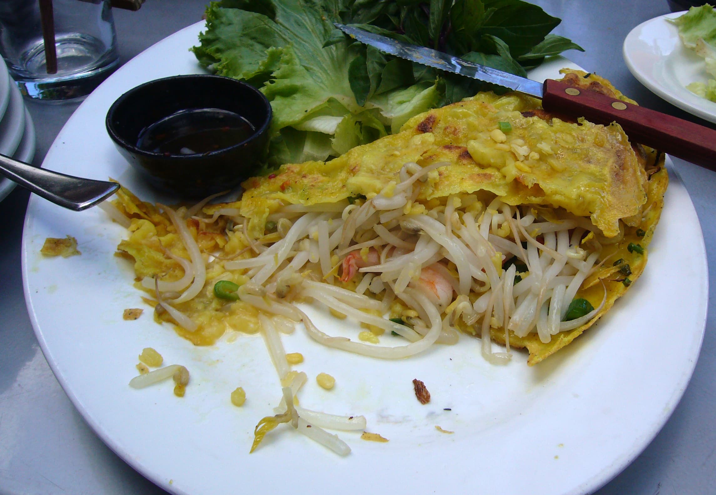 Bánh Xèo, the Vietnam version of thin batter, hot pan