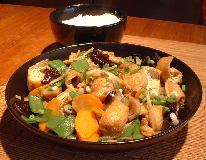Buddha's delight — a people's republic of china cuisine main course dish from People's Republic of China — featuring soy-braised vegetables, monastery to mainstream, variable ingredients