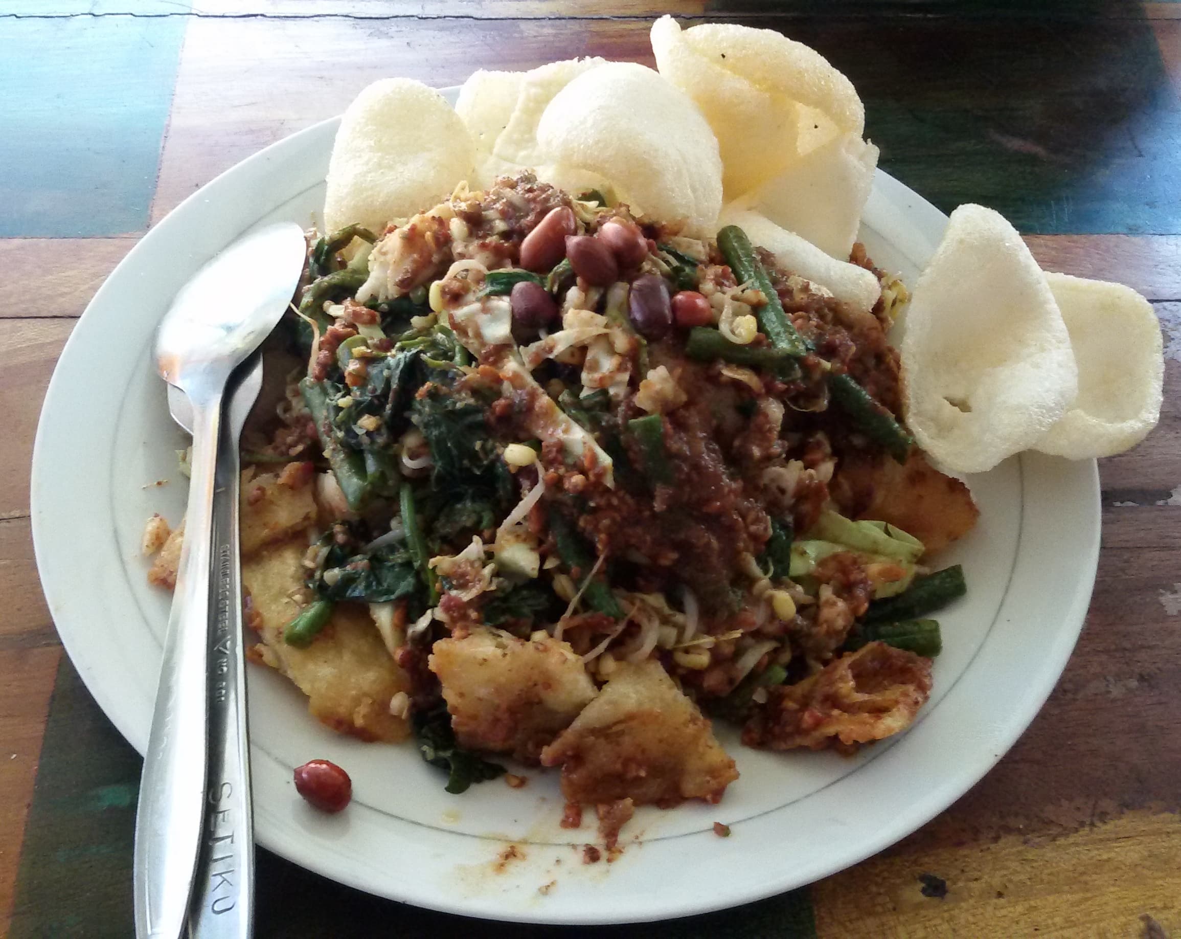 Lotek (food) — a indonesian main course dish from Indonesia — featuring vegetable-based, peanut sauce, sweet profile