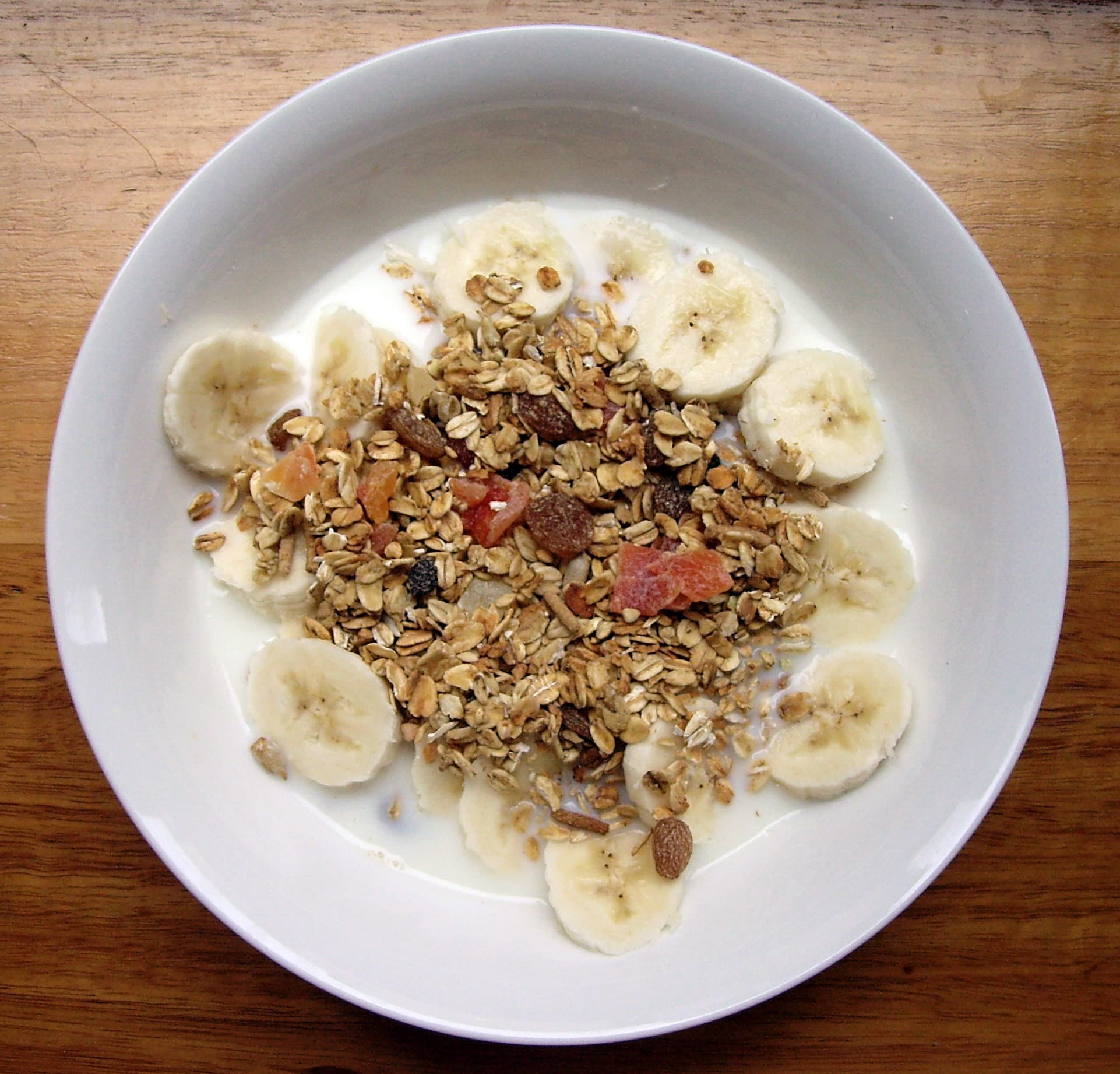 Muesli — a swiss breakfast dish from Switzerland — featuring overnight soak, no-cook breakfast, oat-based