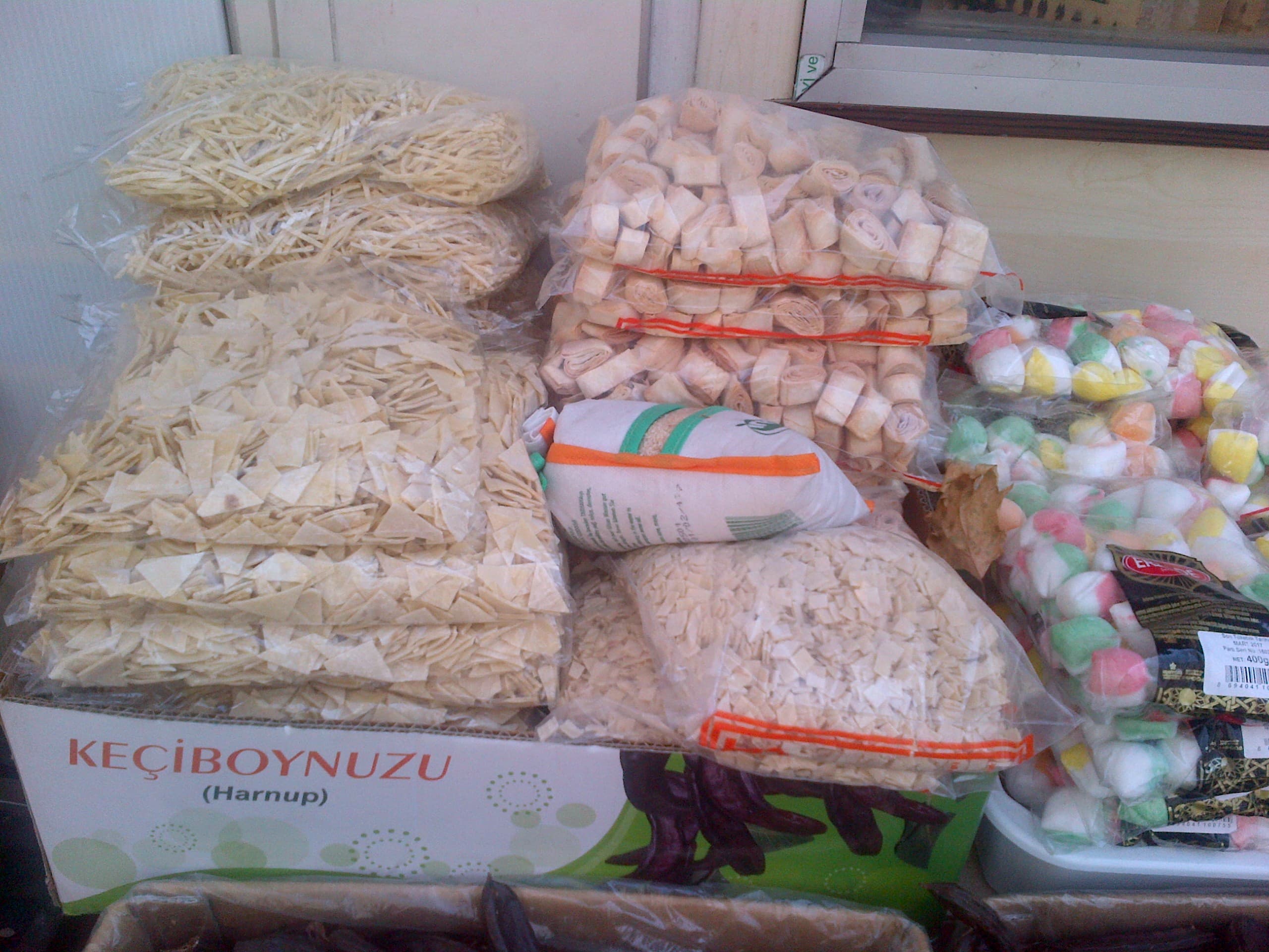 Çorbalık kesme — a turkish main course dish from Turkey — featuring hand-shaped squares, regional variations, soup-based
